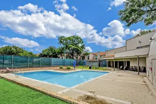 880 Tully Rd, Houston, TX 77079 - Photo 3