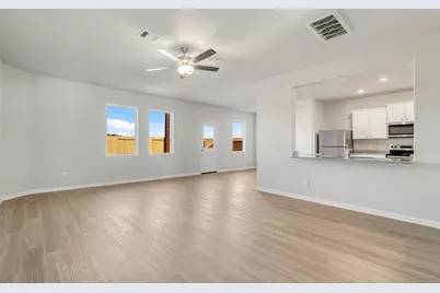 8218 Sunberry Shadow Drive, Houston, TX 77016 - Photo 3