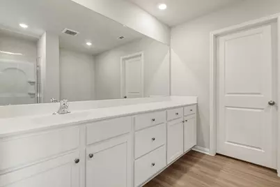 8218 Sunberry Shadow Drive, Houston, TX 77016 - Photo 11