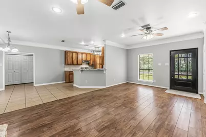 147 E Mosley Lane, Huntsville, TX 77340 - Photo 5