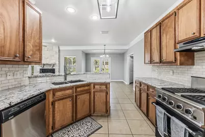 147 E Mosley Lane, Huntsville, TX 77340 - Photo 9