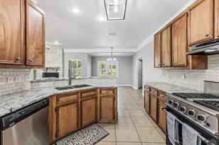 147 E Mosley Ln, Huntsville, TX 77340 - Photo 9