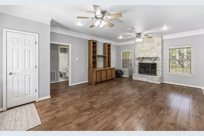 147 E Mosley Lane, Huntsville, TX 77340 - Photo 3