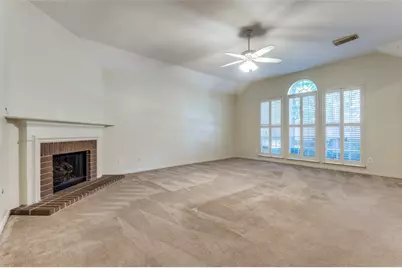 127 S Winterport Circle, The Woodlands, TX 77382 - Photo 7