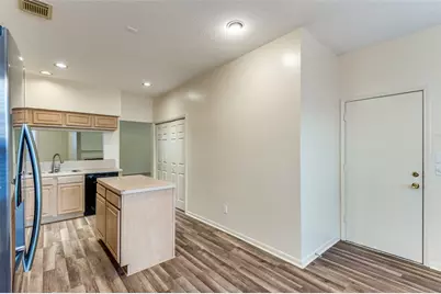 127 S Winterport Circle, The Woodlands, TX 77382 - Photo 9