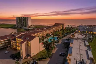 9520 Seawall Blvd, Galveston, TX 77554 - Photo 25