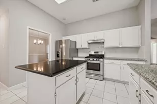 3438 N Peach Hollow Cir, Pearland, TX 77584 - Photo 13