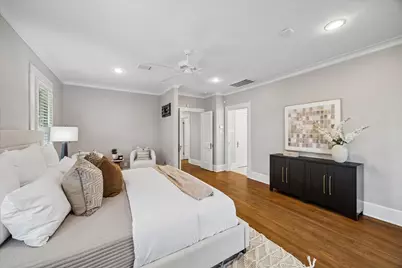 200 E 26th Street, Houston, TX 77008 - Photo 17