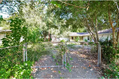 749 E Canino Road, Houston, TX 77037 - Photo 11