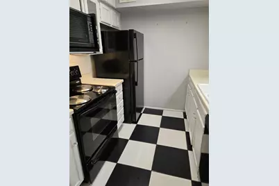 4643 Wild Indigo Street #400, Houston, TX 77027 - Photo 7