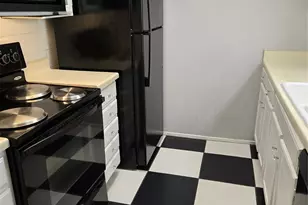 4643 Wild Indigo St, Houston, TX 77027 - Photo 7