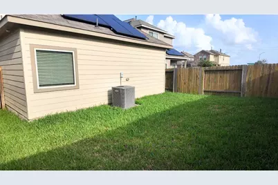 13428 Merryville Harrogate Lane, Houston, TX 77048 - Photo 17
