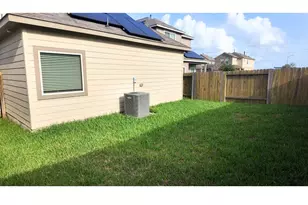 13428 Merryville Harrogate Ln, Houston, TX 77048 - Photo 17