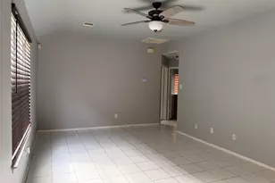 2755 Star Peak Dr, Houston, TX 77088 - Photo 7