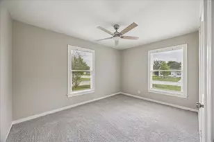 613 Winding Way St, Lake Jackson, TX 77566 - Photo 9