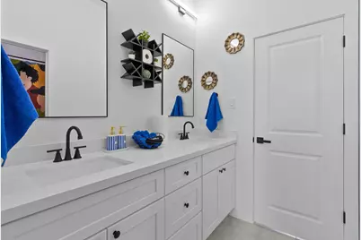 4657 Phlox Street #B, Houston, TX 77051 - Photo 9