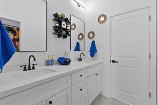 4657 Phlox St, Houston, TX 77051 - Photo 9