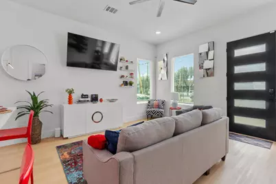 4657 Phlox Street #B, Houston, TX 77051 - Photo 3