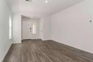 5530 Plantation Forest Dr, Katy, TX 77449 - Photo 9