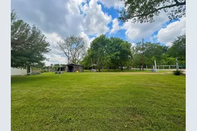 8925 Spruce Street, Hitchcock, TX 77563 - Photo 3
