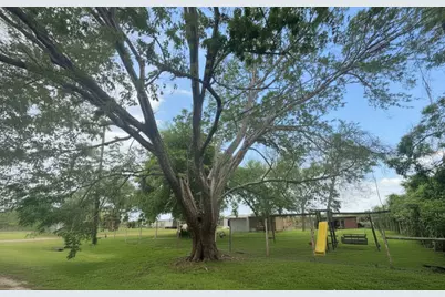 8925 Spruce Street, Hitchcock, TX 77563 - Photo 1