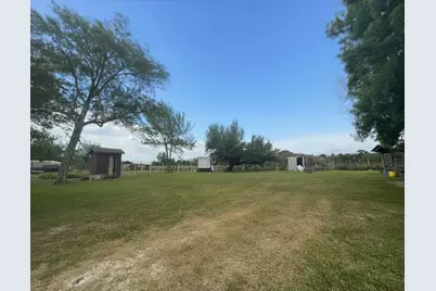 8925 Spruce Street, Hitchcock, TX 77563 - Photo 7