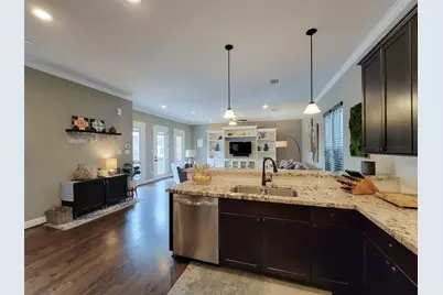 925 W 19th Street #A, Houston, TX 77008 - Photo 9