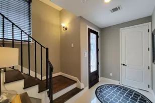 925 W 19th St, Houston, TX 77008 - Photo 5