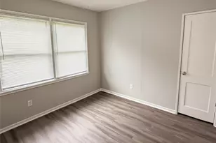5222 Northridge Dr, Houston, TX 77033 - Photo 11
