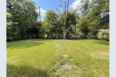 5222 Northridge Drive, Houston, TX 77033 - Photo 13