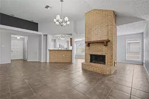 319 Richvale Ln, Houston, TX 77598 - Photo 7