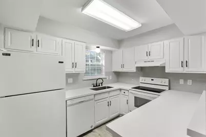 13010 Trail Hollow Drive #3010, Houston, TX 77079 - Photo 17