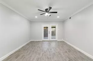 13010 Trail Hollow Dr, Houston, TX 77079 - Photo 7
