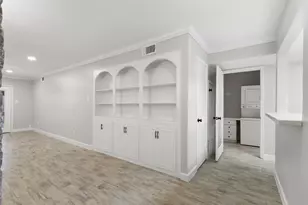 13010 Trail Hollow Dr, Houston, TX 77079 - Photo 5