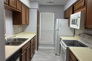 8299 Cambridge St, Houston, TX 77054 - Photo 9