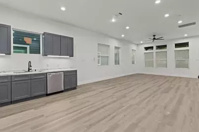 8129 Hoffman, Houston, TX 77016 - Photo 3