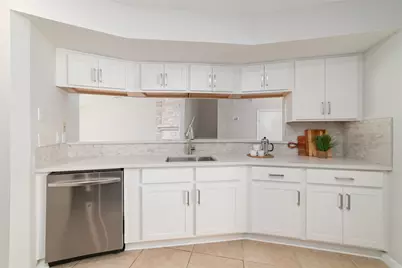 14704 Perthshire Road #E, Houston, TX 77079 - Photo 7