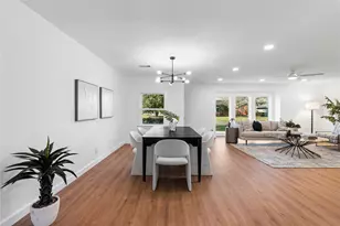 5023 Redstart St, Houston, TX 77035 - Photo 11