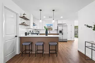 5023 Redstart St, Houston, TX 77035 - Photo 15