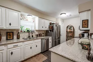 1041 Magnolia Point Dr, Huffman, TX 77336 - Photo 11