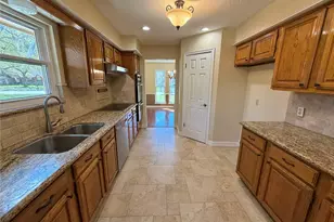 62 Raintree Ct, Lake Jackson, TX 77566 - Photo 13