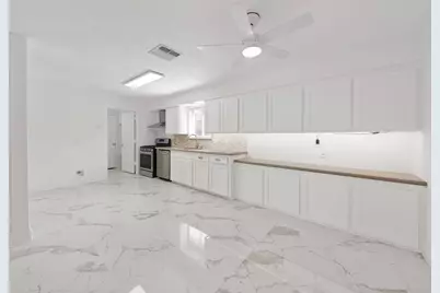 8715 Covent Garden Street, Houston, TX 77031 - Photo 9