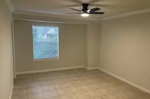 8229 Kingsbrook Rd, Houston, TX 77024 - Photo 11