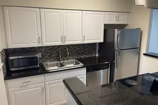 8229 Kingsbrook Rd, Houston, TX 77024 - Photo 5