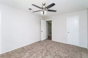 2212 W Oakdale Rd, Irving, TX 75060 - Photo 9