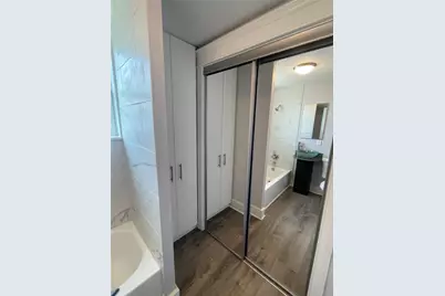 1323 Avenue M, Galveston, TX 77550 - Photo 9