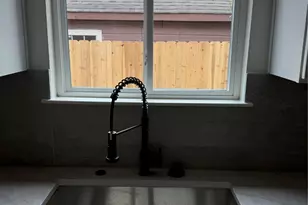 8318 Brandon St, Houston, TX 77051 - Photo 9