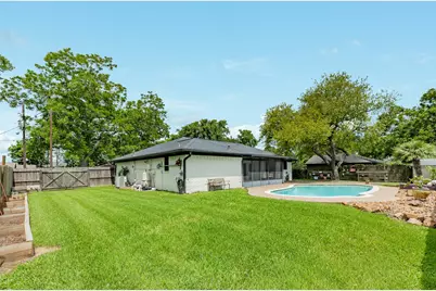 102 Turner Street, Clute, TX 77531 - Photo 7