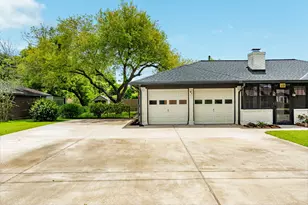 102 Turner St, Clute, TX 77531 - Photo 3