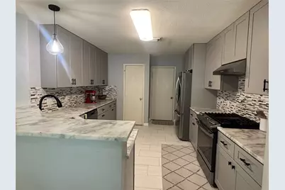 9406 Freemont Fair Court, Houston, TX 77075 - Photo 5